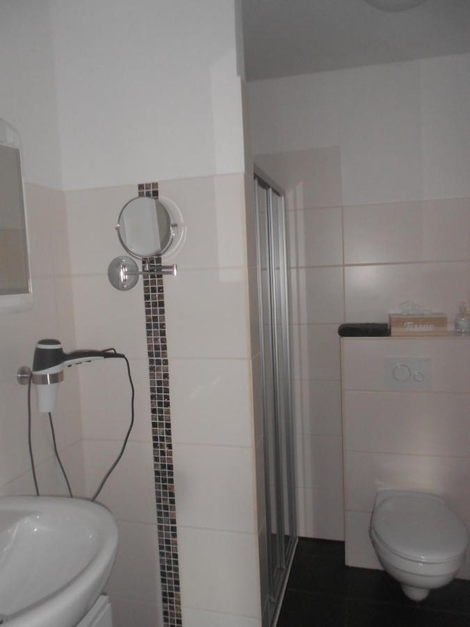 Kajuete Hotel Brake  Kültér fotó