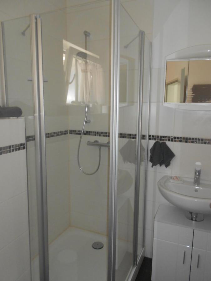 Kajuete Hotel Brake  Kültér fotó