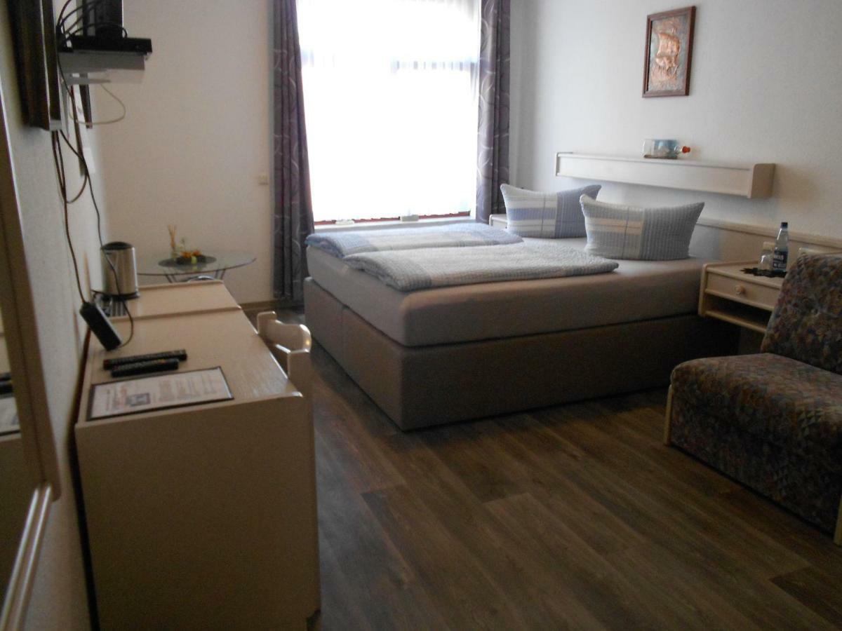 Kajuete Hotel Brake  Kültér fotó