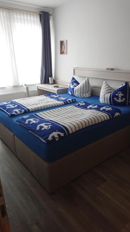 Kajuete Hotel Brake  Kültér fotó